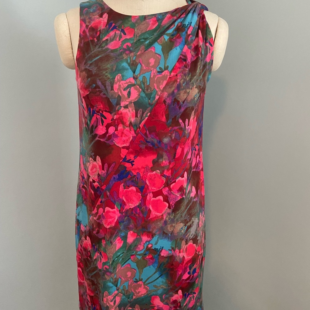 Vince!  Gorgeous florals to burst into a joyful event!